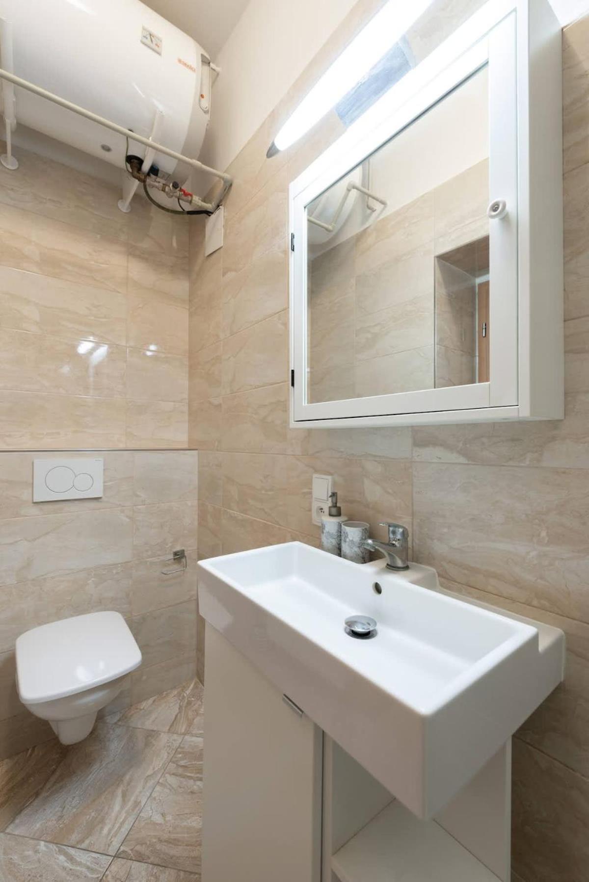 Beautiful Cozy Gem Near Old Town Praha